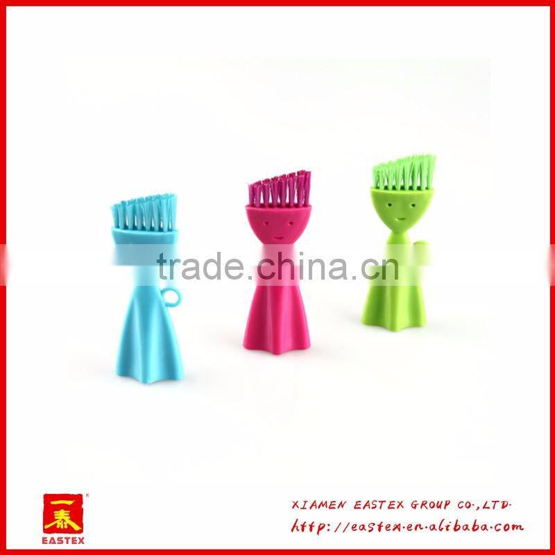 Stylish cute smile face shaped bristle brush for crevices