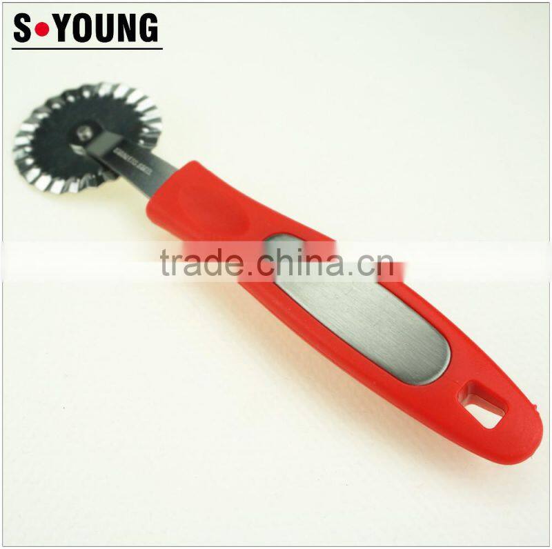 32037 Kitchen gadget kitchen tool peeler pizza cutter