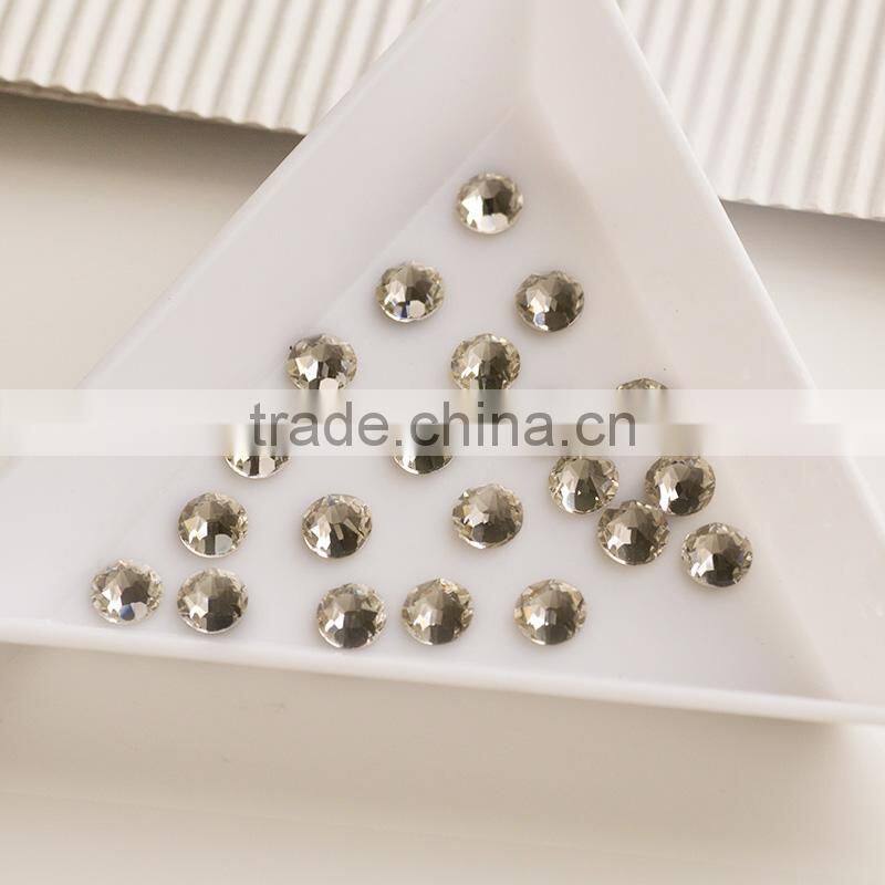 Beautiful 8 big 8 small flat back rhinestone embellishments ss20 non-hotfix crystal
