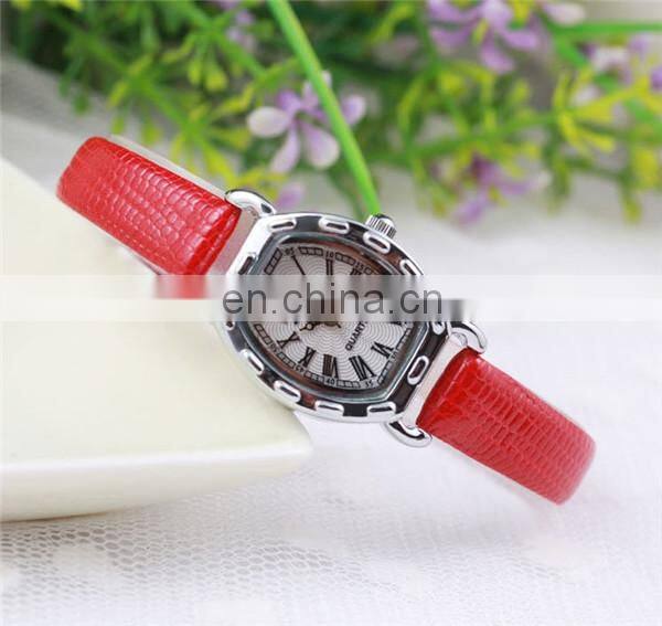 2014 Yiwu Supplier Seductive Lady Wrist Leather Watches Wholesale