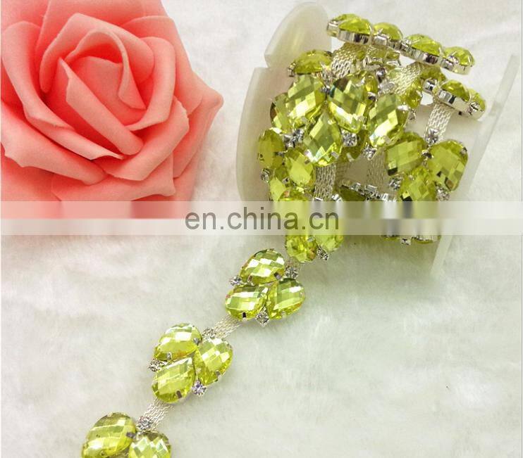 2016 fashion design acrylic shoe accressory with pearl decoration