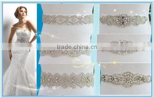 Wonderful Surprise Fashion feather shape crystal applique