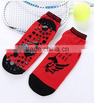 kids fashion anti slip trampoline socks/kids neoprene socks