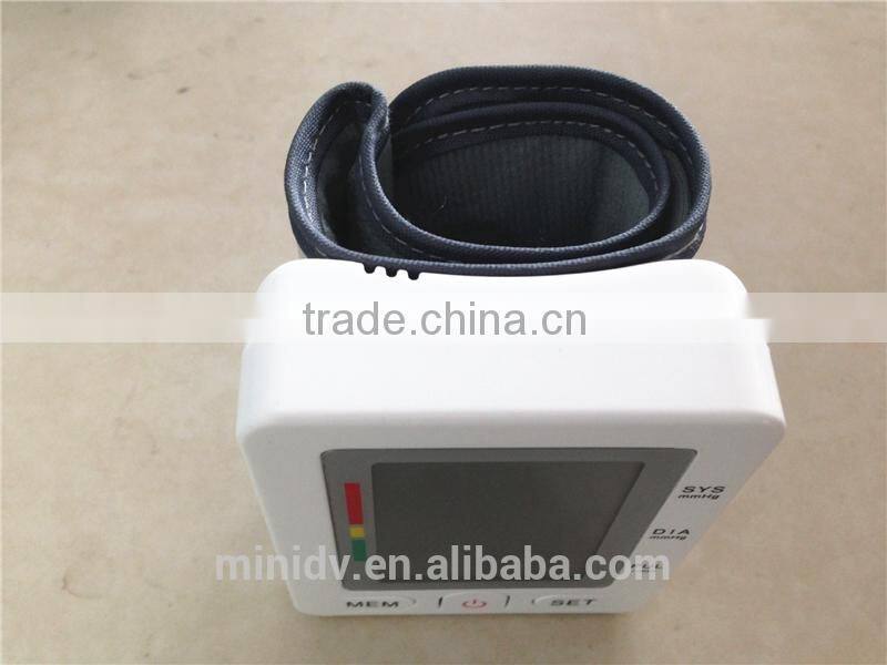 Android IOS APP Smartphone Control Automatic Inflating Wrist Watch Bluetooth Blood Pressure Monitor with Testing Heart Beat Rate