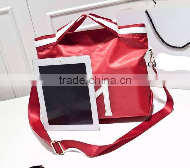 Factory price portable polyester leisure shoulder bag with two belts