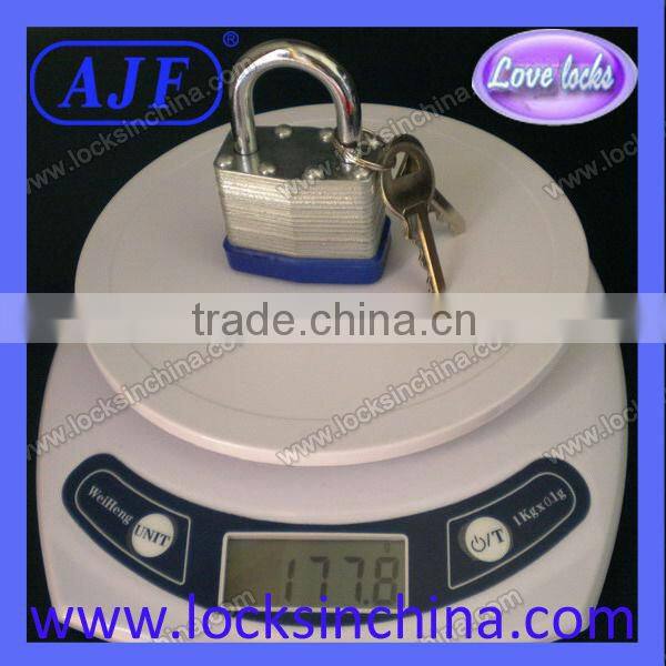 1-9/16in (40mm) Wide Laminated Steel Pin Tumbler Padlock, Non-Removable Key, Keyed Alike
