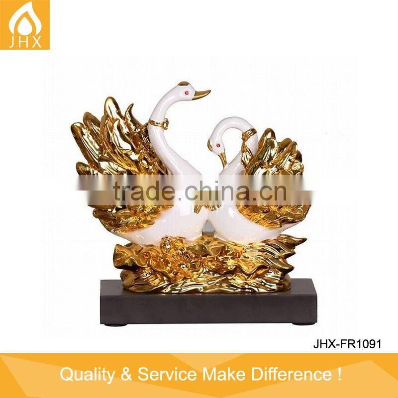 China Resin Swan Figurine For Home Decoration