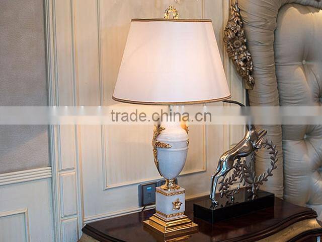 High class onyx made pure brass bottom table lamp