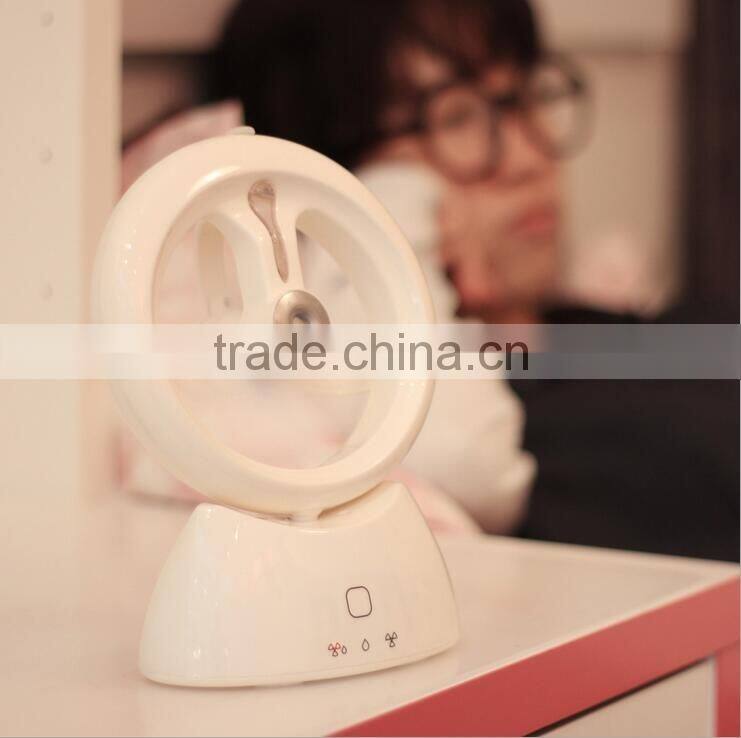 Mini portable spray humidifier fan office mute Water Spirit USB rechargeable humidifier fan