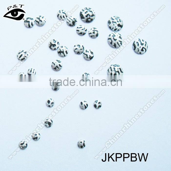 Leopard Nailhead Iron on metal studs with leopard pattrn