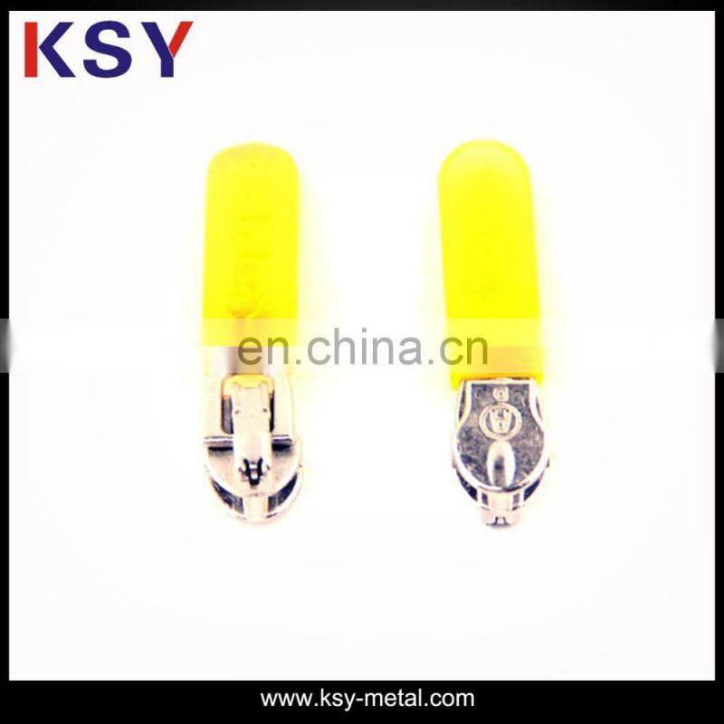 Cheap custom metal zipper puller for bag and garment