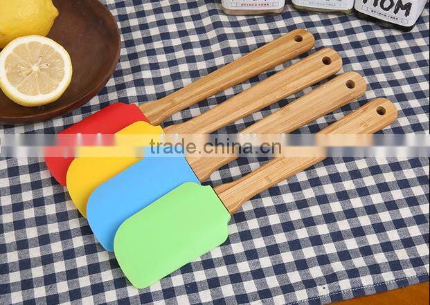 Hot Sale Food Grade Silicone Spatula With Wooden Handle Cooking Utensils
