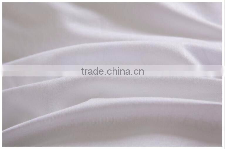 100% Polyester Fabric Hollowfiber Filled Comforter