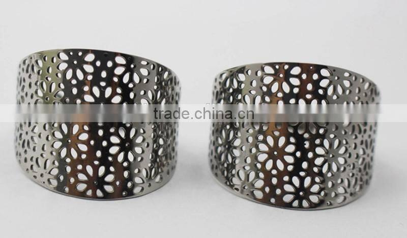 Women Simple Trendy Styles Stainless steel Hoop Fashion Earrings for Wedding Designs