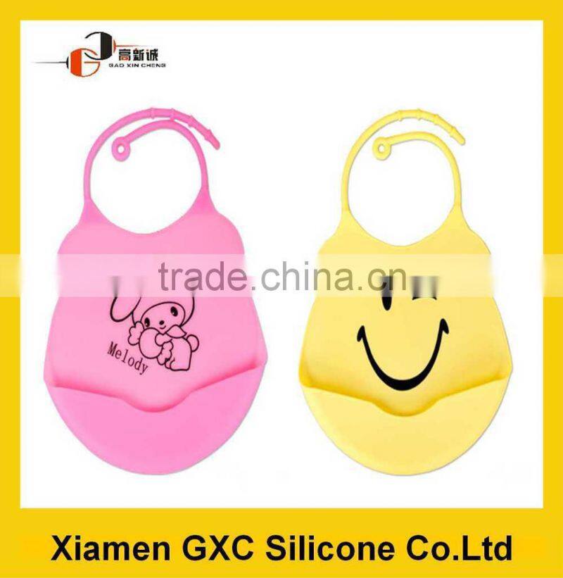 funny waterproof silicone baby bib with micky mouse print