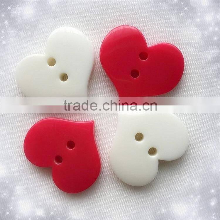 custom cheap promotion high quality resin plastic heart button