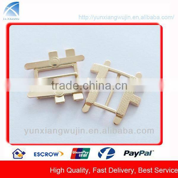 CD7988 Designer Triangle Gold Collar Clips for Dress