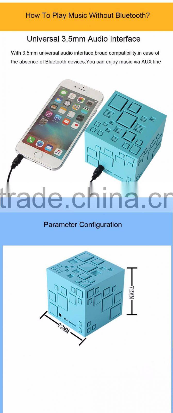 Mini Portable Q+ LED Bluetooth Speaker Square Subwoofer Speakers with Mic TF FM Radio Sound Box Boombox For Phone MP3 Player