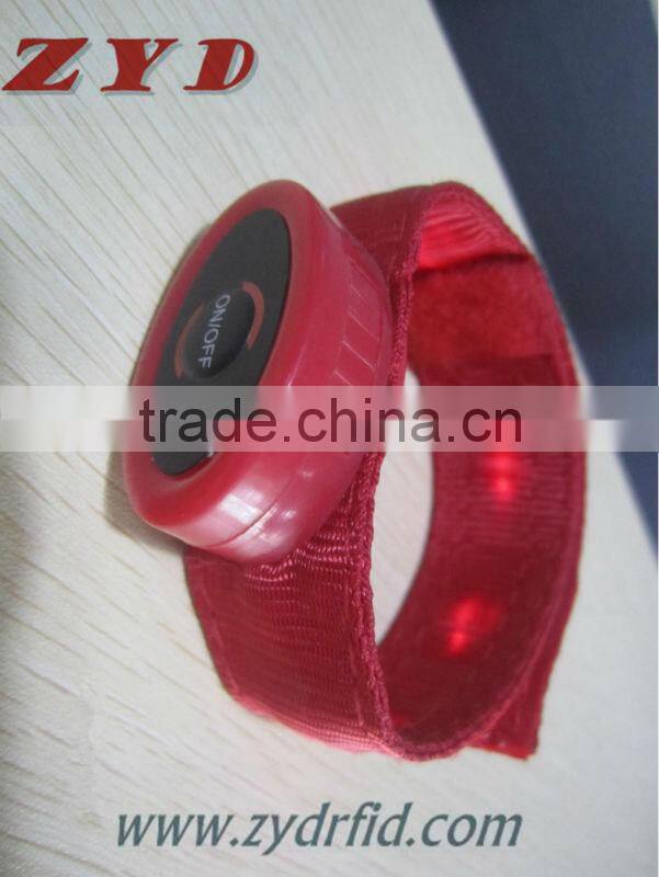 2015 Cheap RFID LED silicone Wristbands