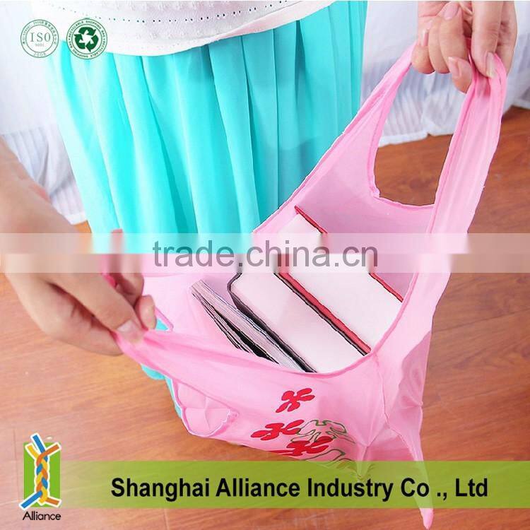 cheap 190T polyester foldable reusable shape strawberry foldable bag
