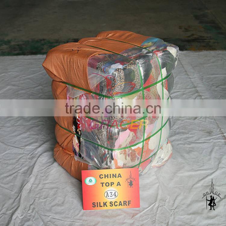 Stock Second Hand Bales 100Kg Ladies Silk Scarf used clothing warehouse