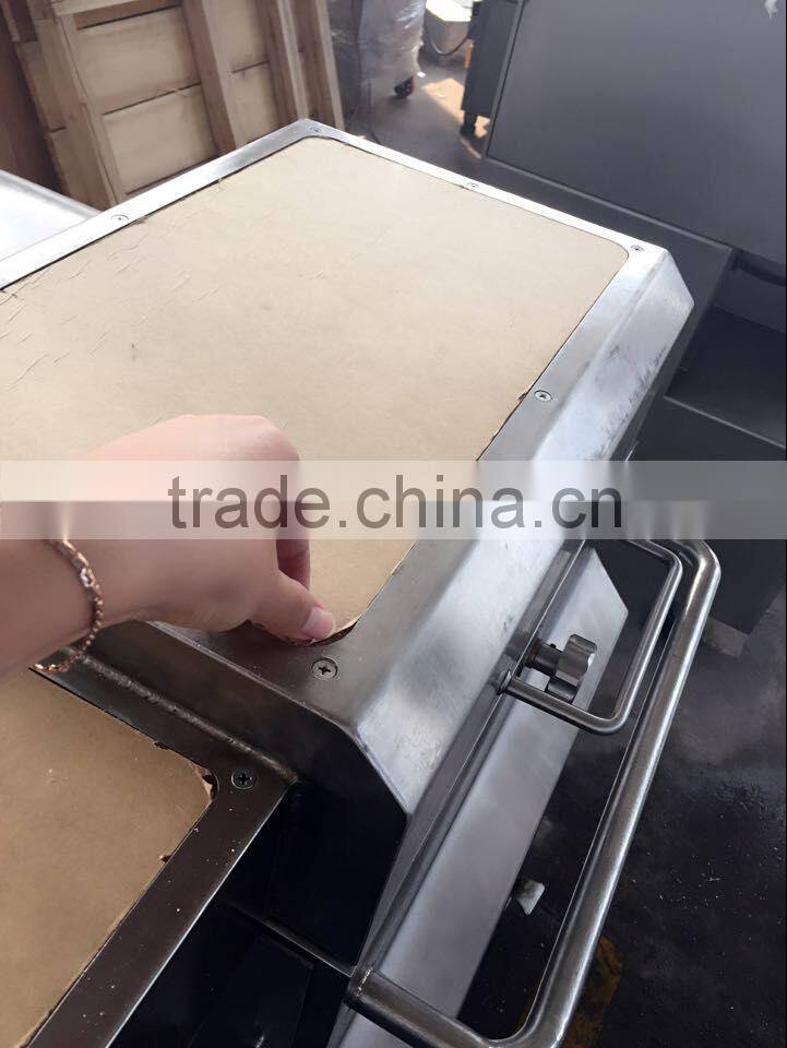 Cooked sausage cutting machine