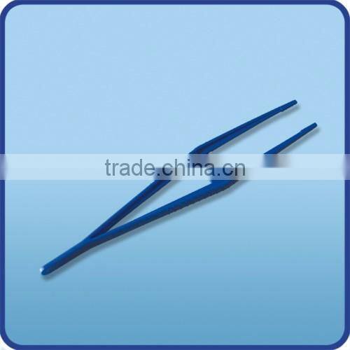 Disposable sterile wound dressing pack/custom tweezers