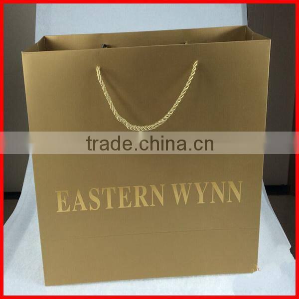 Luxury Clothing White Paper Gift Bags With Handles