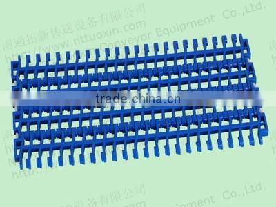 900 Flush Grid 27.2mm Pitch Plastic Conveyor Belt with Base Flights