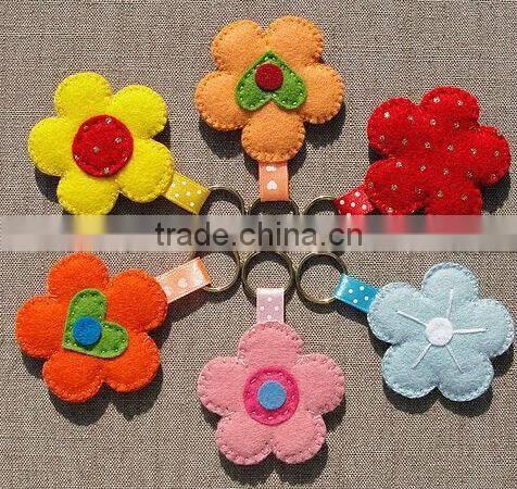 New hot sale beautiful flowers design key rings products promotional gift craft fabric felt Japanese keychain made in China