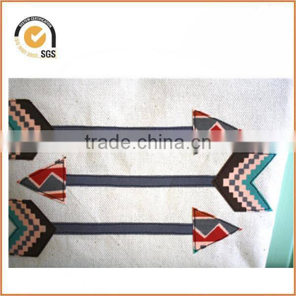 Arrow Applique Zipper Pouch/Makeup Bag: Natural Canvas with Native American Print By Chiqun Dongguan CQ-H01078