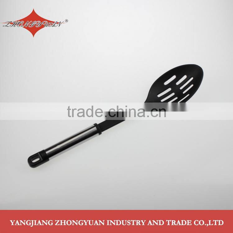 The new born spaghetti spoon nylon kitchen utensil with PP and steel tube handle