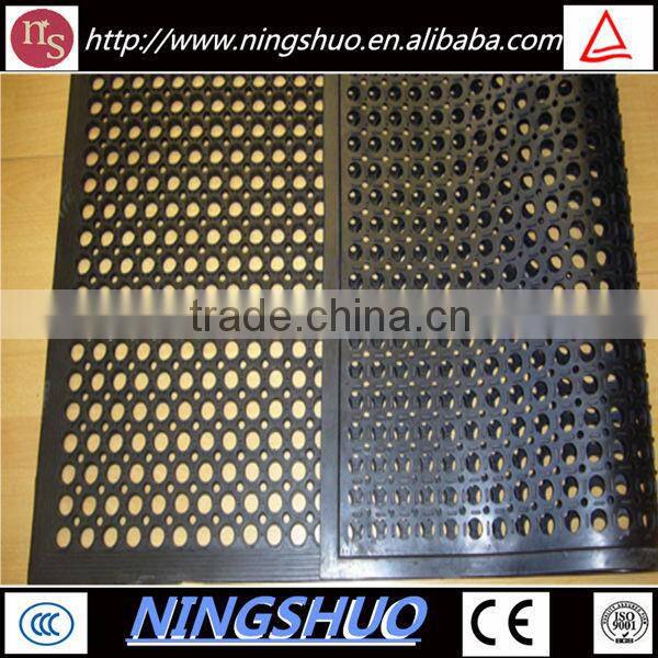 Wholesale of kitchen safety anti slip rubber mat with drainage hole