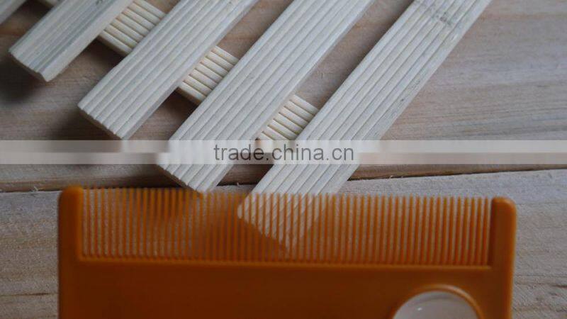 tick comb with magnifier