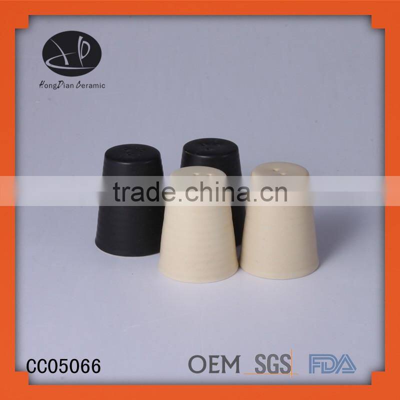 ceramic mini condiment set,salt&pepper shaker set