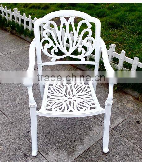 Arlau cast aluminum patio table and chairs set