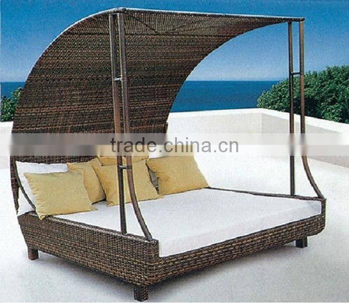 Outdoor Rattan Furniture Garden Chaise Lounge (BF10-R107)