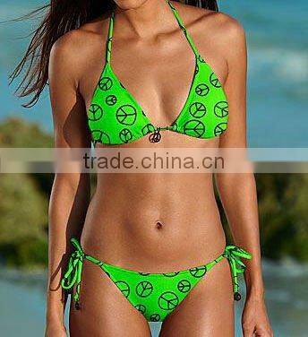 Green bikini for Lady