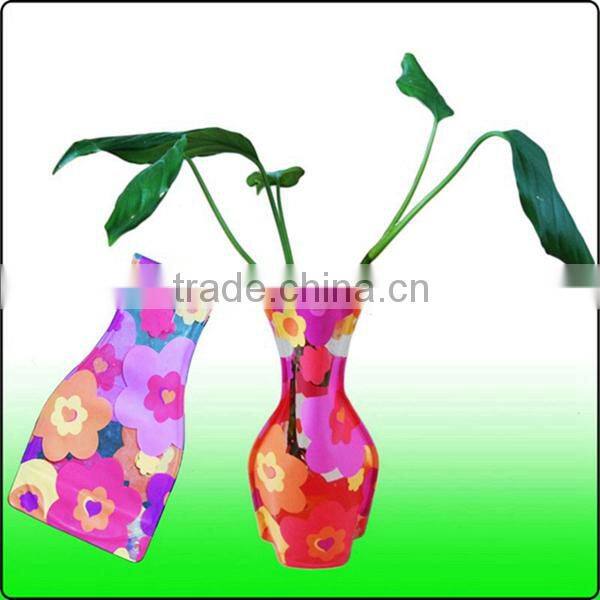 collapsible or folding plastic vase