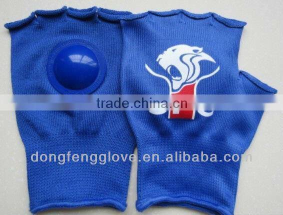 Top Quality China Factory Knitted Custom Football Gloves