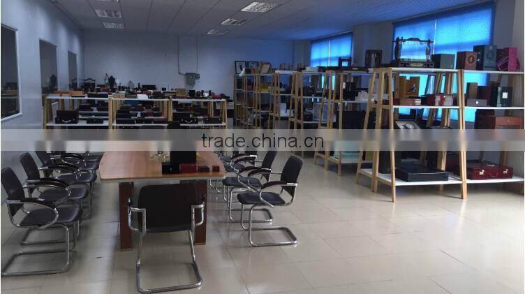 New Design Acrylic Cosmetic Counter Top Display Stand Lipstick Display