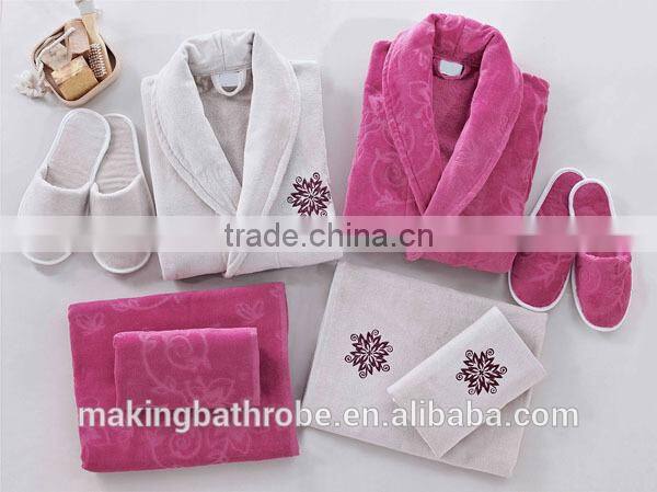 Top quality latest fashion dresses bathrobe and towels set for spa