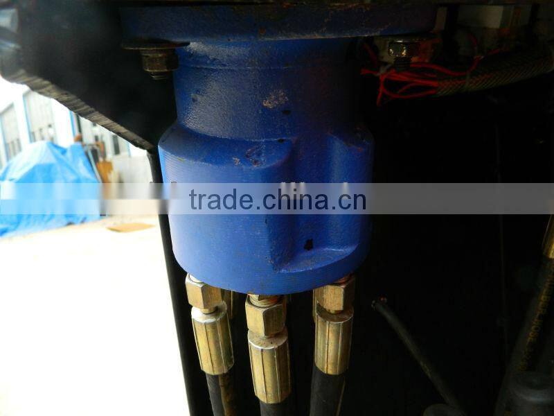 Excavating crawler mining loader tunnel mucking machine with scraper