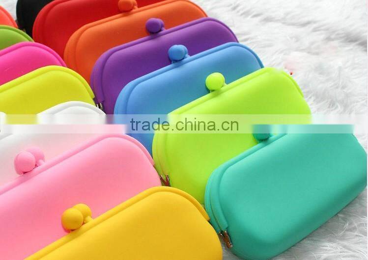 Various Design Fashionable Button Silicone Purse