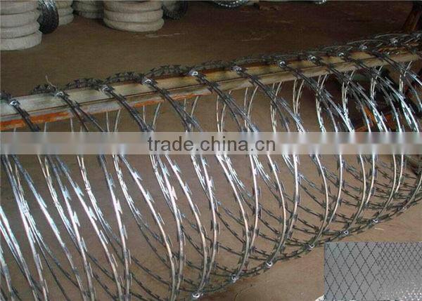 2020 best selling ! electro galvanized hot-dipped galvanized barbed wire fence