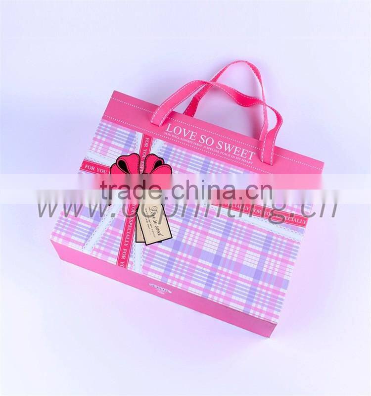 Custom luxury gift wedding candy box with ribbon