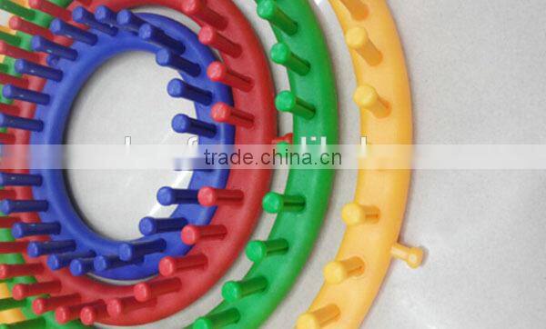 Plastic hand circular knitting machine/knitting loom