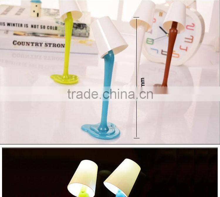 wholesale cheap funny school office stationery mini plastic desk table light lamp roller ball point pen