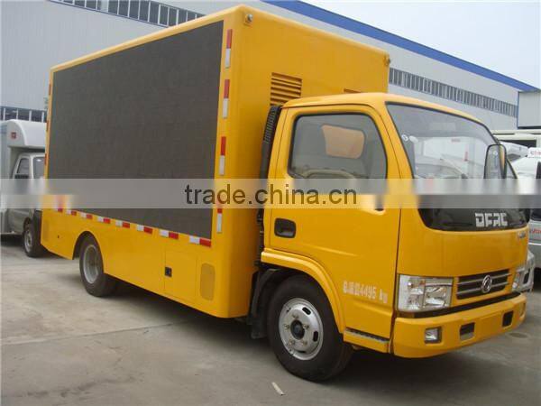 Euro 4 dongfeng side 6.8m2 digital advertising screens trucks