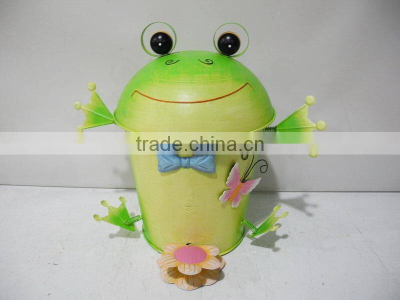 Cute indoor iron garbage with pedal for home decoration